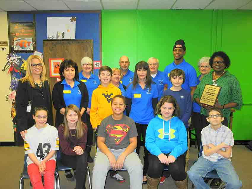 Image of Heart 2 Heart Volunteers in School